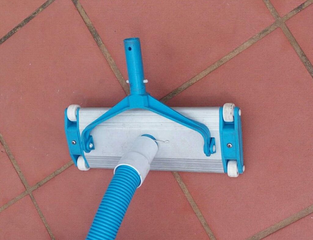 Swimming Pool Cleaning Equipment Enatun